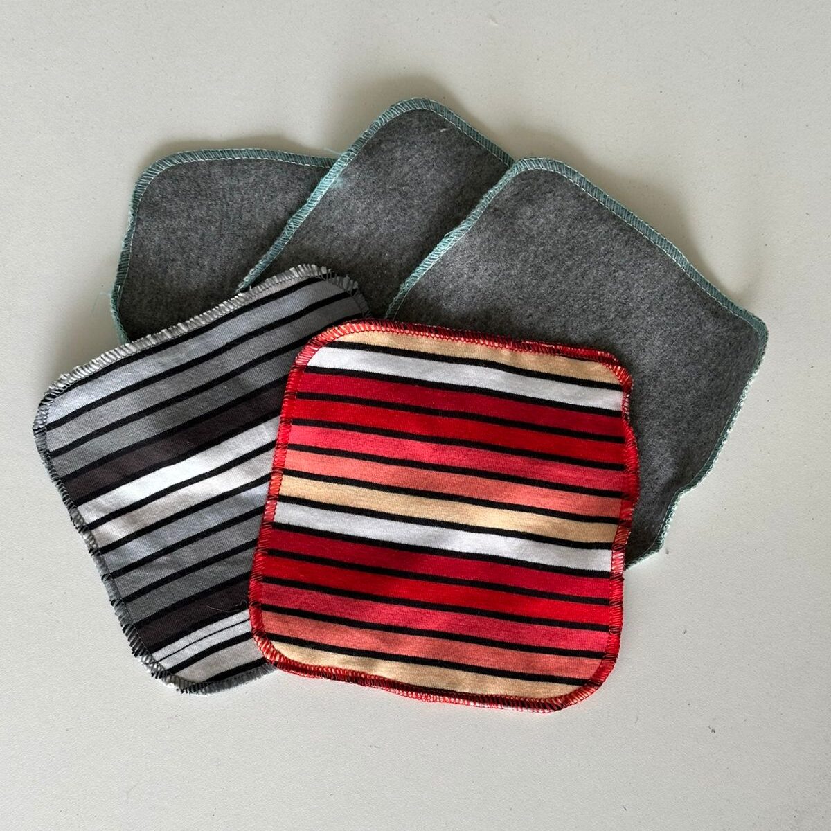 Paños de limpieza reutilizables de tela reciclada